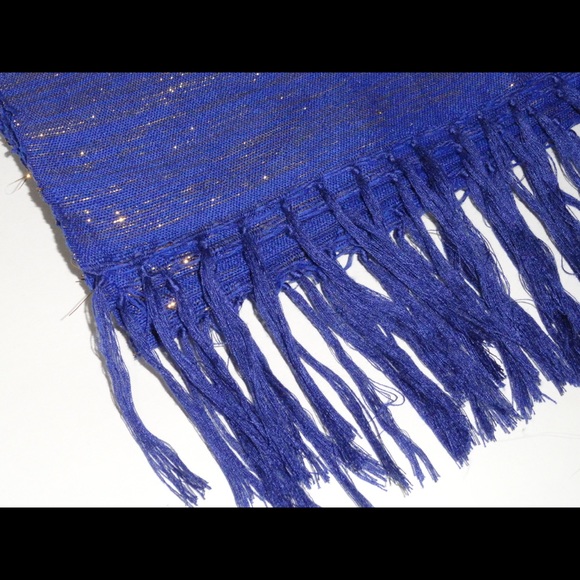 Royal Blue with Gold Interlace Table Runner - Picture 6 of 8
